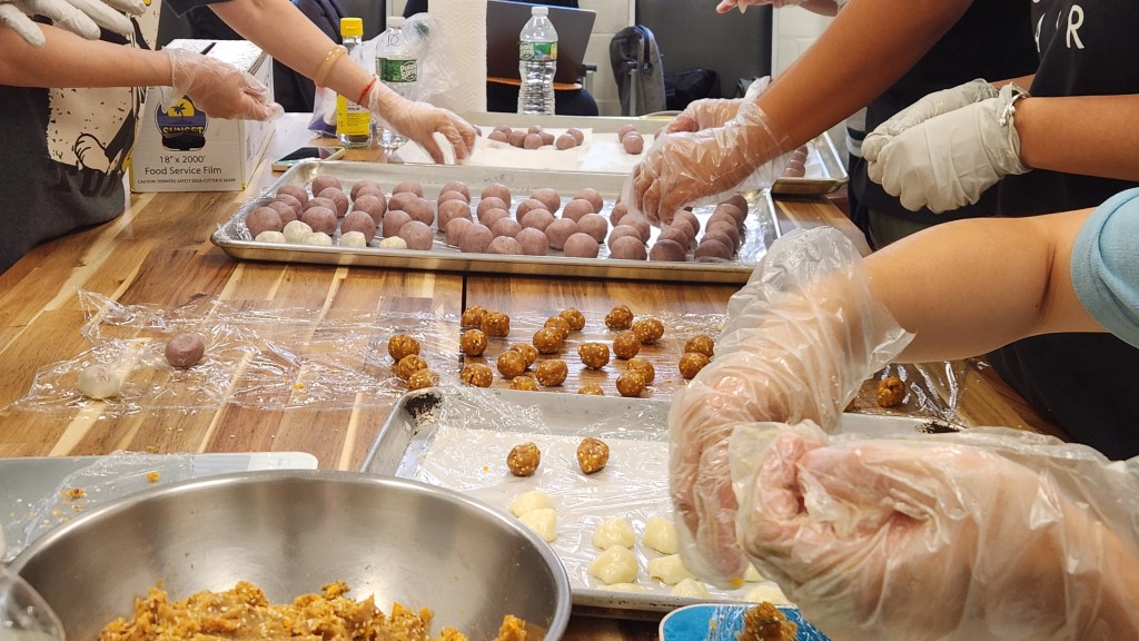 永助圣母堂青年组2023年9月16日中秋节做月饼 | O.L.P.H Youth Mid-Autumn Festival – Mooncakes September&nbsp;16,2023