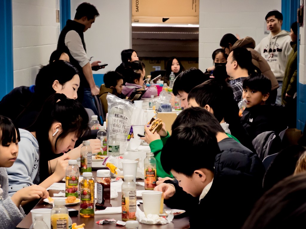 永助圣母堂2026年1月4日辅祭组＂感恩一年聚餐＂和＂抱得礼物＂活动 | O.L.P.H. Altar Server Party, January&nbsp;4,2026